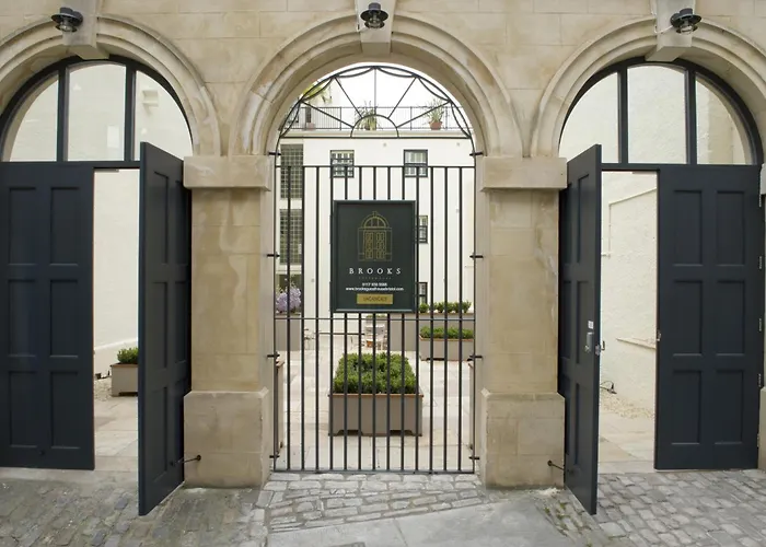 Brooks Guesthouse
